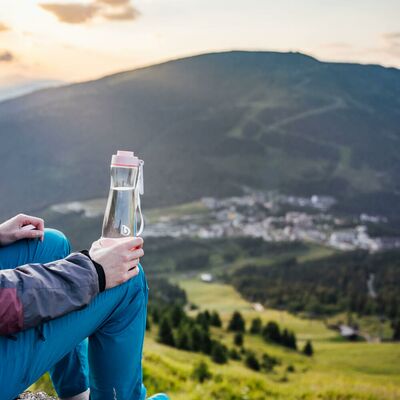 Wanderer bei Sonnenaufgang am Katschberg