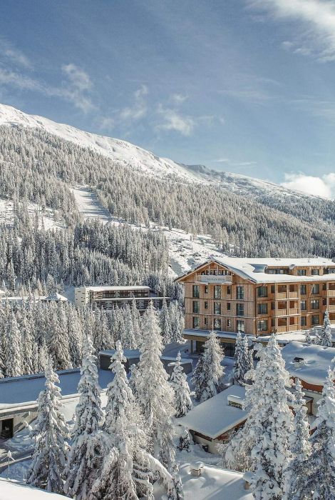 Hotel Das Katschberg im Winter mit Blick auf den Katschberg